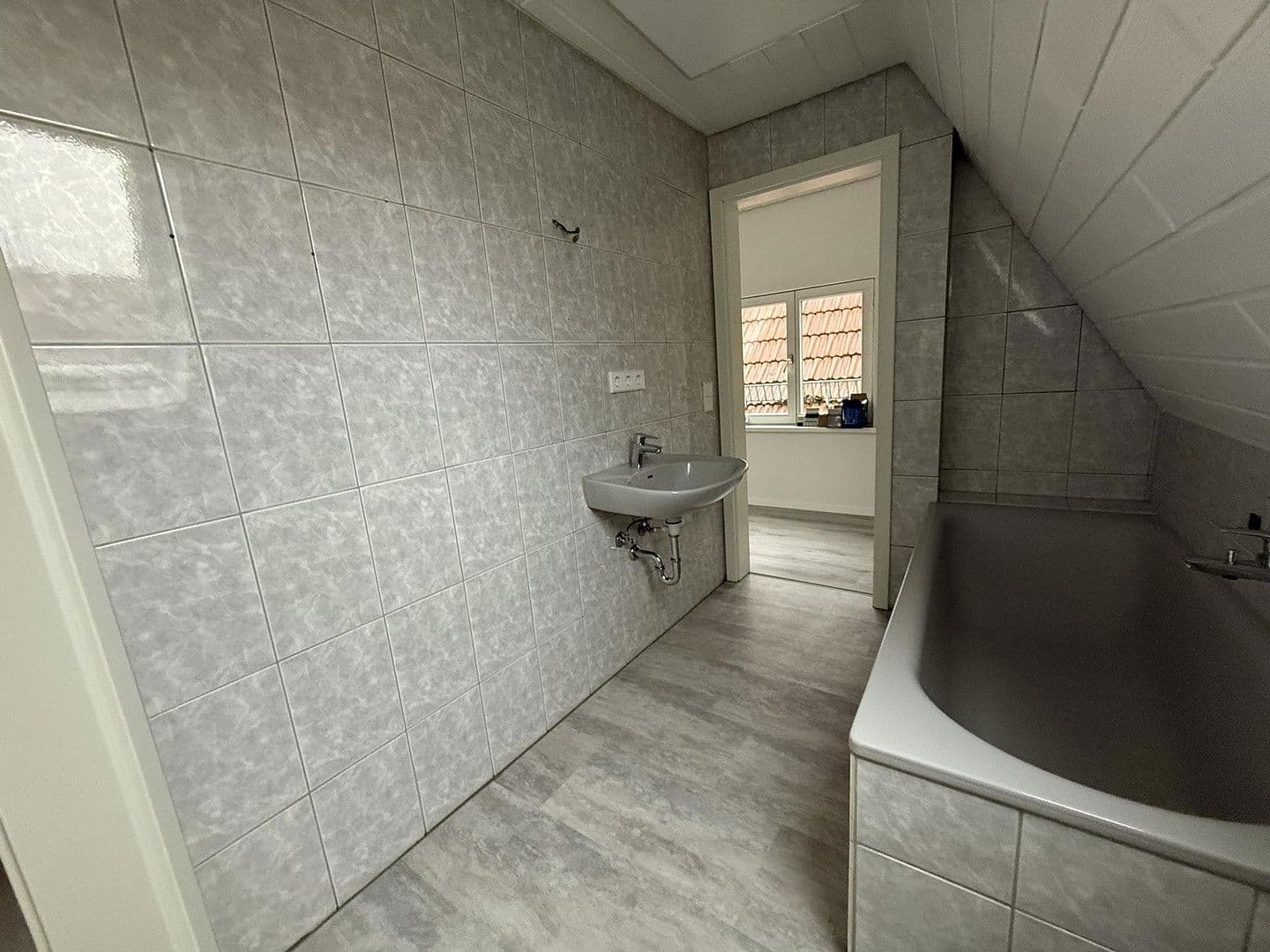 Prenájom bytu 3-izbový 52 m², Schloßstraße 40, Gundelsheim, Bádensko-Wurttembersko Prenájom bytu 3-izbový 52 m², Schloßstraße 40, Gundelsheim, Bádensko-Wurttembersko