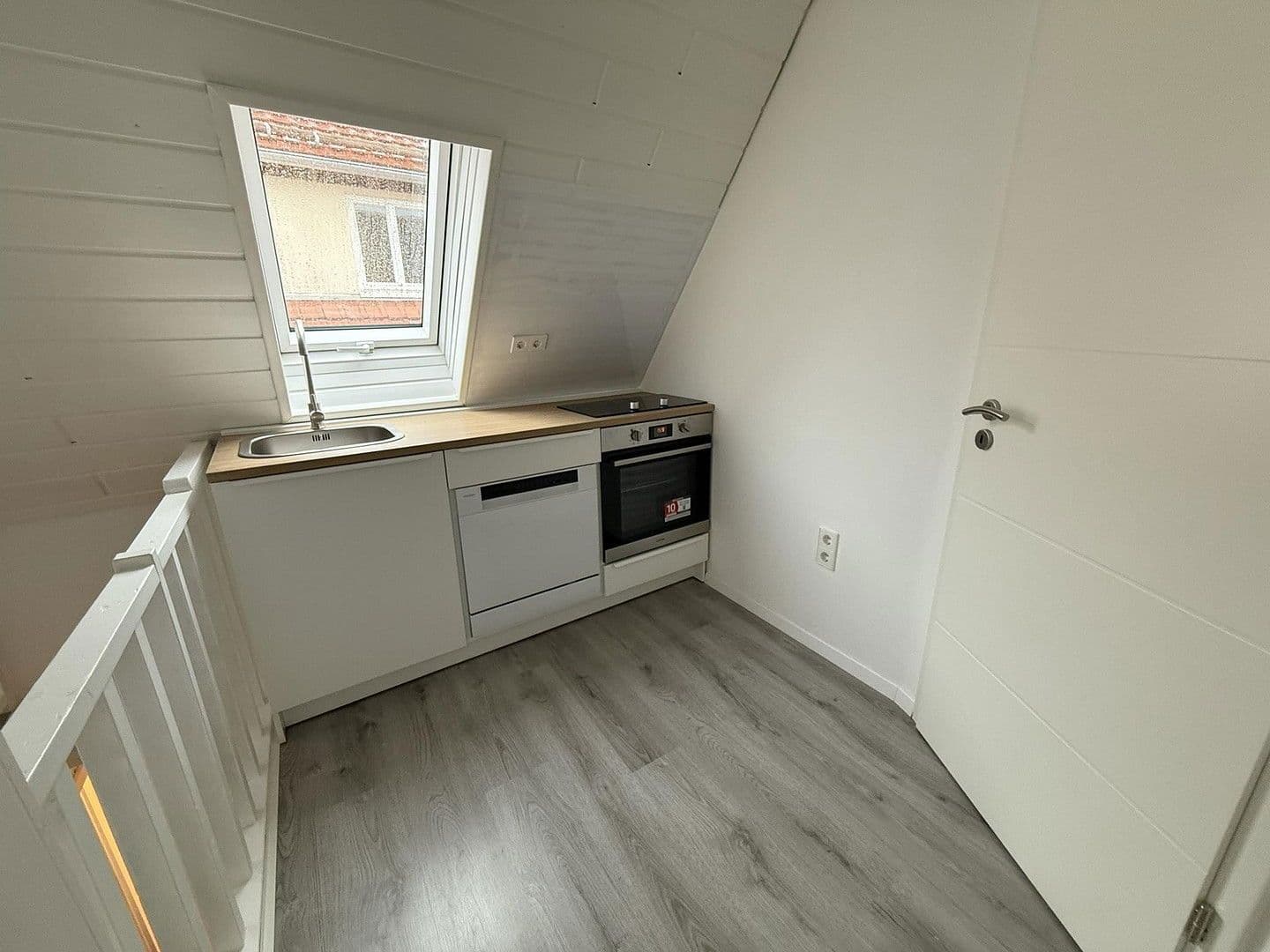 Prenájom bytu 3-izbový 52 m², Schloßstraße 40, Gundelsheim, Bádensko-Wurttembersko Prenájom bytu 3-izbový 52 m², Schloßstraße 40, Gundelsheim, Bádensko-Wurttembersko