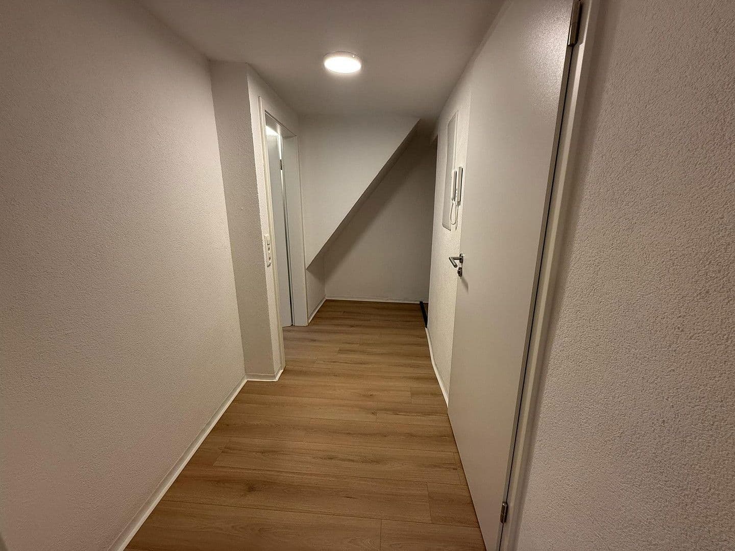 Prenájom bytu 2-izbový 62 m², Schloßstraße 40, Gundelsheim, Bádensko-Wurttembersko Prenájom bytu 2-izbový 62 m², Schloßstraße 40, Gundelsheim, Bádensko-Wurttembersko