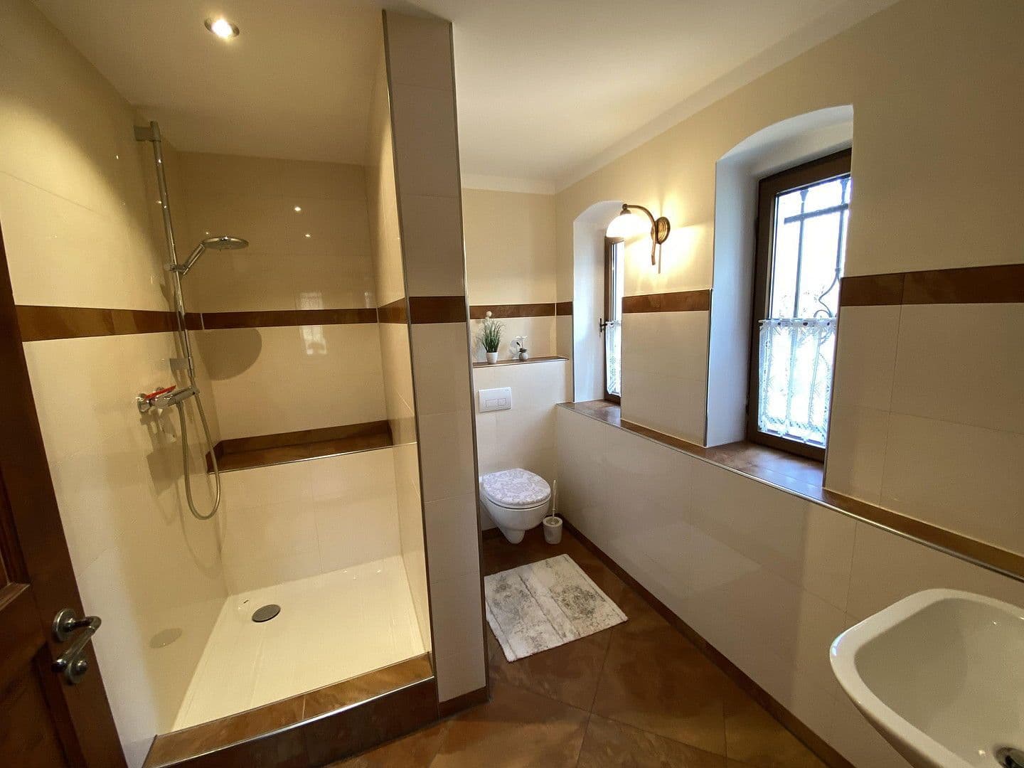 Predaj domu 480 m², pozemek 6.939 m², Egenhofen, Bavorsko Predaj domu 480 m², pozemek 6.939 m², Egenhofen, Bavorsko