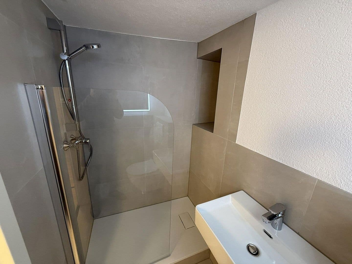 Prenájom bytu 4-izbový 62 m², Schloßstraße 40, Gundelsheim, Bádensko-Wurttembersko Prenájom bytu 4-izbový 62 m², Schloßstraße 40, Gundelsheim, Bádensko-Wurttembersko