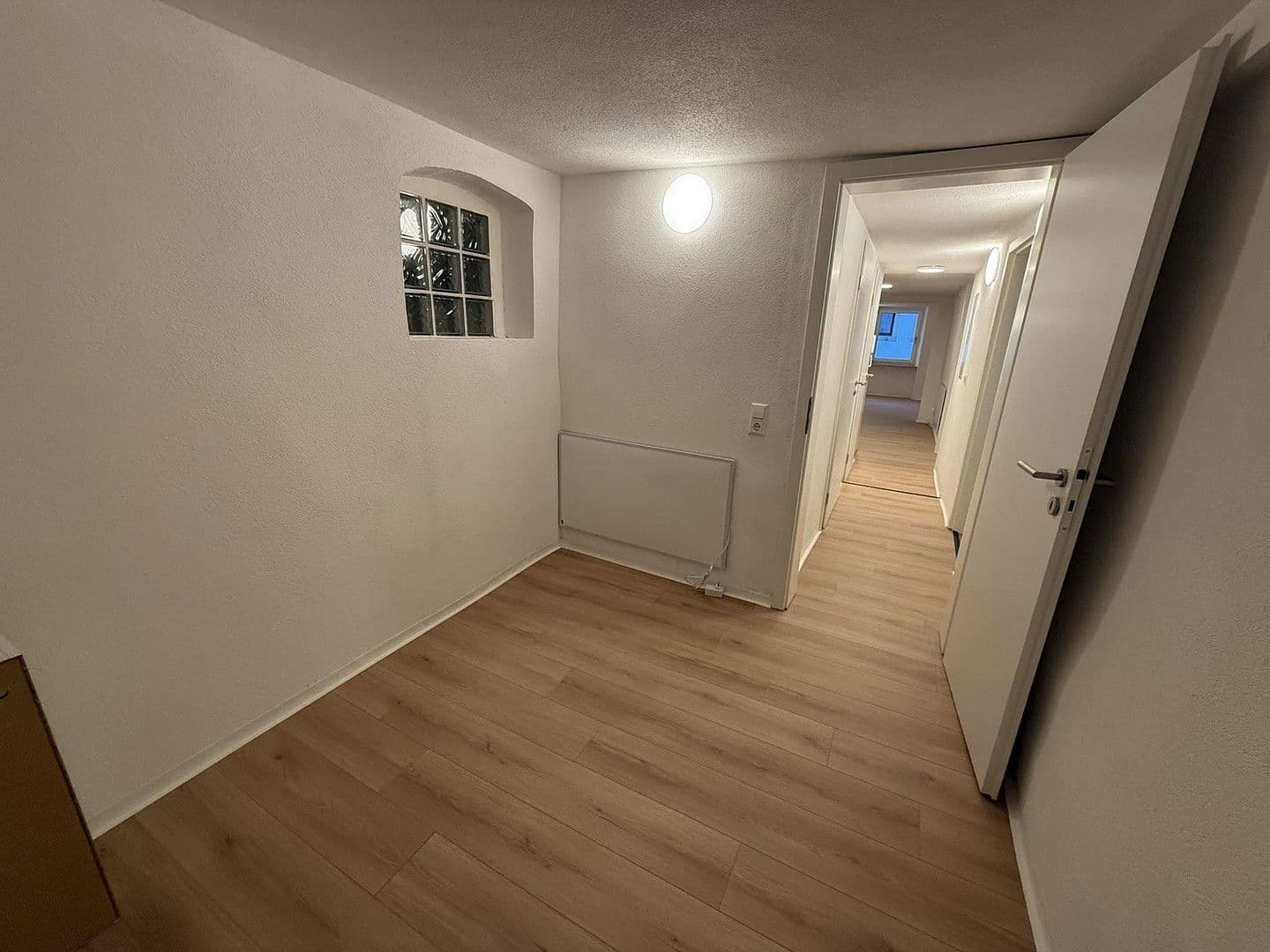 Prenájom bytu 4-izbový 62 m², Schloßstraße 40, Gundelsheim, Bádensko-Wurttembersko Prenájom bytu 4-izbový 62 m², Schloßstraße 40, Gundelsheim, Bádensko-Wurttembersko