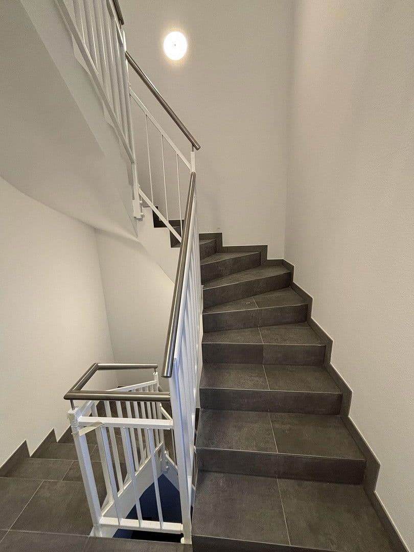 Prenájom bytu 3-izbový 86 m², Gartenstr.12, Kettig, Porýnie-Falcko Prenájom bytu 3-izbový 86 m², Gartenstr.12, Kettig, Porýnie-Falcko