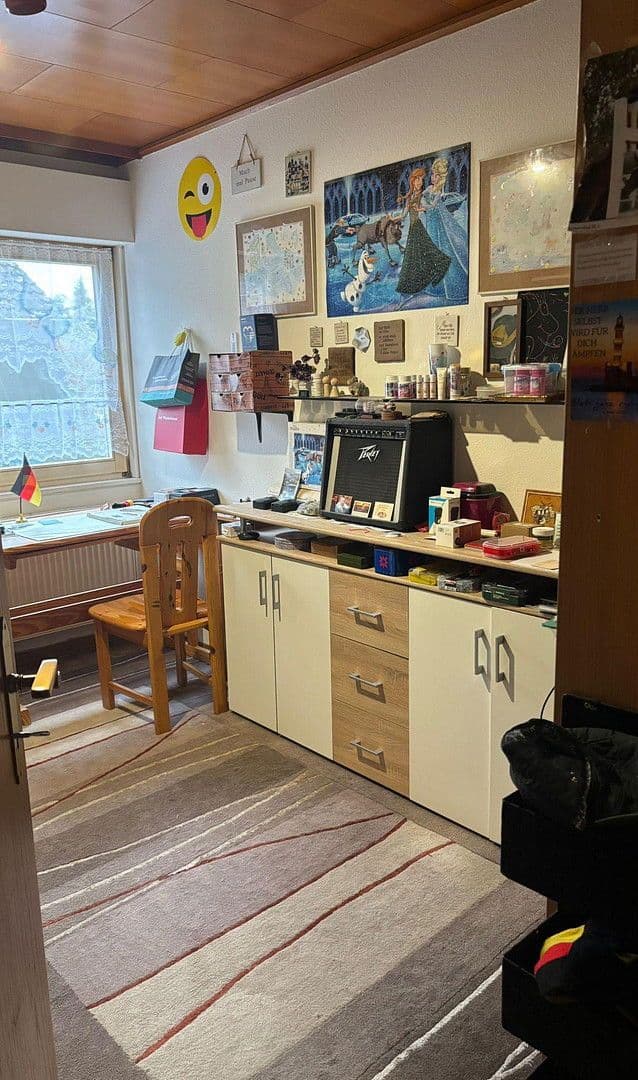 Predaj domu 142 m², pozemek 685 m², Hermann-Hesse-Straße 11, Linkenheim-Hochstetten, Bádensko-Wurttembersko Predaj domu 142 m², pozemek 685 m², Hermann-Hesse-Straße 11, Linkenheim-Hochstetten, Bádensko-Wurttembersko