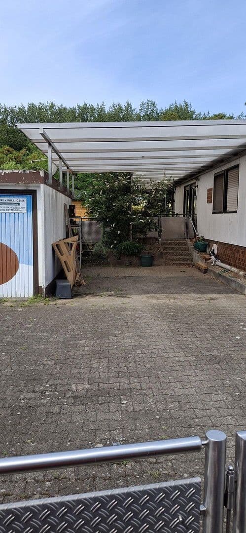 Predaj domu 142 m², pozemek 685 m², Hermann-Hesse-Straße 11, Linkenheim-Hochstetten, Bádensko-Wurttembersko Predaj domu 142 m², pozemek 685 m², Hermann-Hesse-Straße 11, Linkenheim-Hochstetten, Bádensko-Wurttembersko