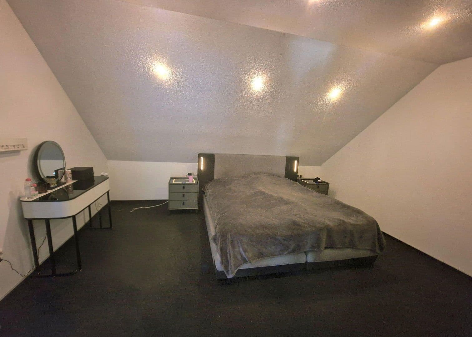 Predaj domu 324 m², pozemek 1.293 m², Garrel, Dolné Sasko Predaj domu 324 m², pozemek 1.293 m², Garrel, Dolné Sasko