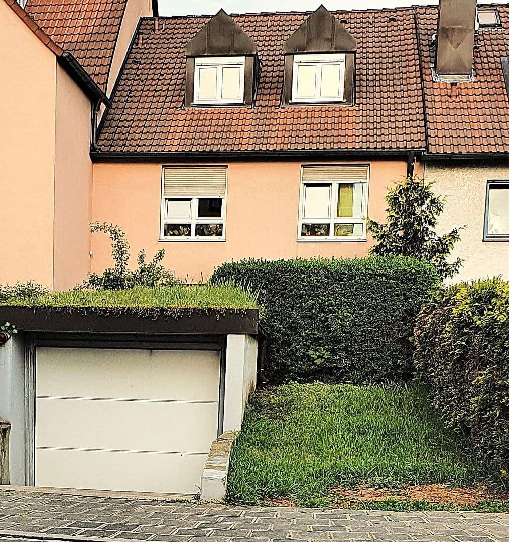 Prenájom bytu 3-izbový 91 m², Nürnberg, Bavorsko Prenájom bytu 3-izbový 91 m², Nürnberg, Bavorsko