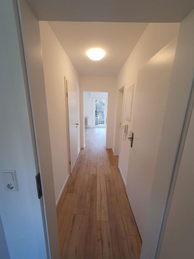 Prenájom bytu 2-izbový 44 m², Krummenackerstraße 69, Esslingen am Neckar, Bádensko-Wurttembersko Prenájom bytu 2-izbový 44 m², Krummenackerstraße 69, Esslingen am Neckar, Bádensko-Wurttembersko