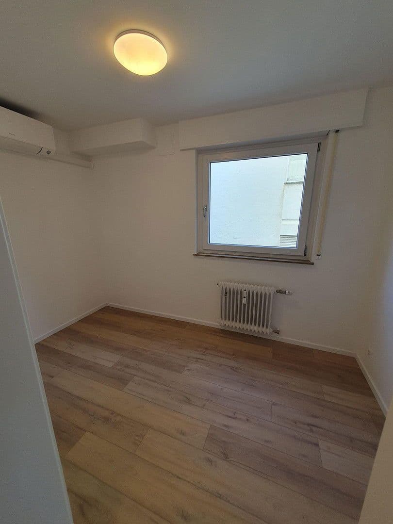 Prenájom bytu 2-izbový 44 m², Krummenackerstraße 69, Esslingen am Neckar, Bádensko-Wurttembersko Prenájom bytu 2-izbový 44 m², Krummenackerstraße 69, Esslingen am Neckar, Bádensko-Wurttembersko