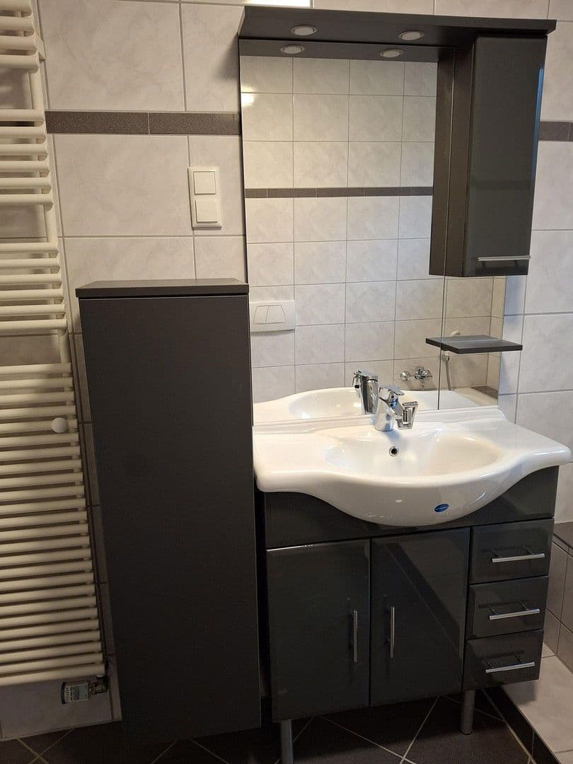 Prenájom bytu 2-izbový 75 m², Am Sportplatz 3, Bruchköbel, Hesensko Prenájom bytu 2-izbový 75 m², Am Sportplatz 3, Bruchköbel, Hesensko