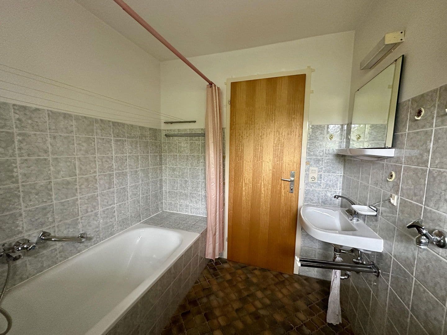 Predaj domu 137 m², pozemek 305 m², Remshalden, Bádensko-Wurttembersko Predaj domu 137 m², pozemek 305 m², Remshalden, Bádensko-Wurttembersko