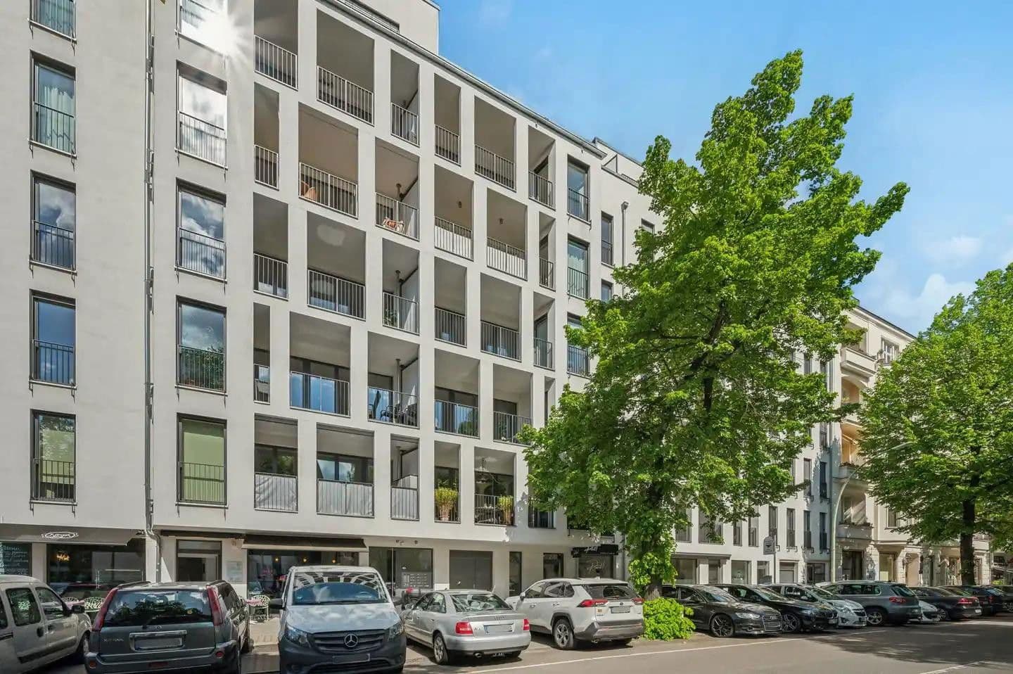 Prenájom bytu 2-izbový 77 m², Pariser Straße 23, Berlin, Berlín Prenájom bytu 2-izbový 77 m², Pariser Straße 23, Berlin, Berlín