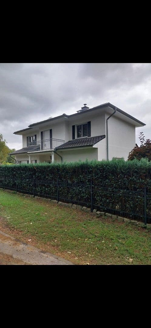 Predaj domu 135 m², pozemek 698 m², Falkensee, Brandenbursko Predaj domu 135 m², pozemek 698 m², Falkensee, Brandenbursko