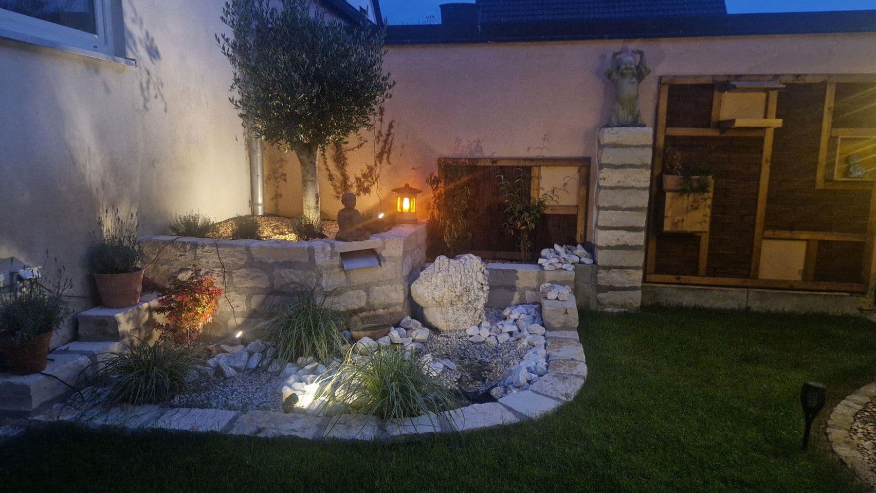 Predaj domu 1.122 m², pozemek 1.340 m², Redwitz a.d.Rodach, Bavorsko Predaj domu 1.122 m², pozemek 1.340 m², Redwitz a.d.Rodach, Bavorsko