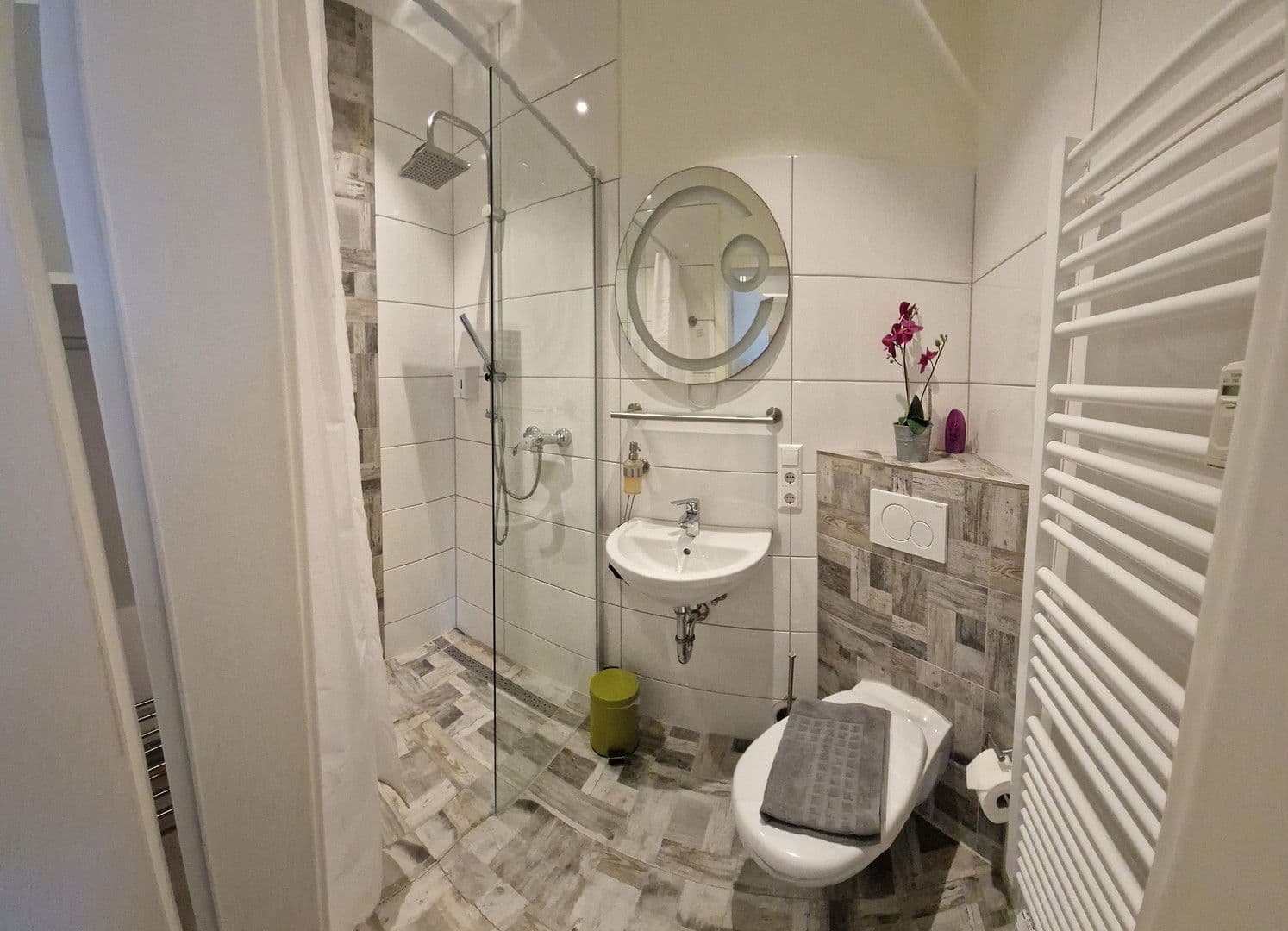 Predaj domu 1.122 m², pozemek 1.340 m², Redwitz a.d.Rodach, Bavorsko Predaj domu 1.122 m², pozemek 1.340 m², Redwitz a.d.Rodach, Bavorsko