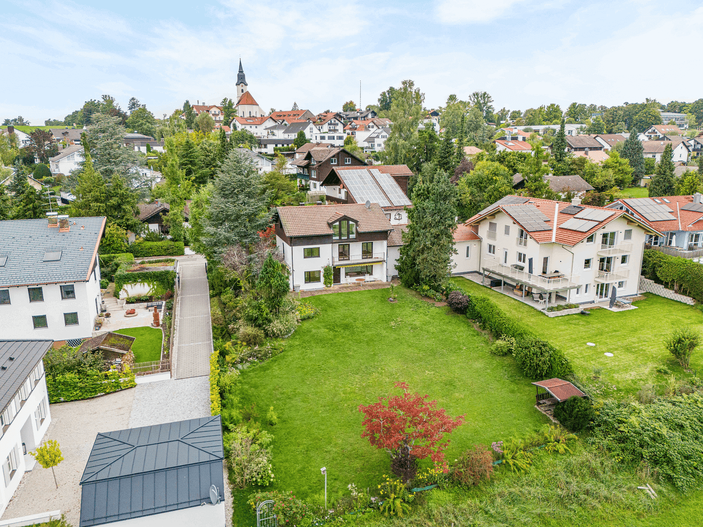 Predaj domu 242 m², pozemek 1.226 m², Berg (Aufkirchen), Bavorsko Predaj domu 242 m², pozemek 1.226 m², Berg (Aufkirchen), Bavorsko