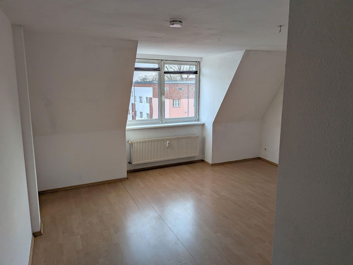Predaj bytu 3-izbový 96 m², Berlin, Berlín Predaj bytu 3-izbový 96 m², Berlin, Berlín