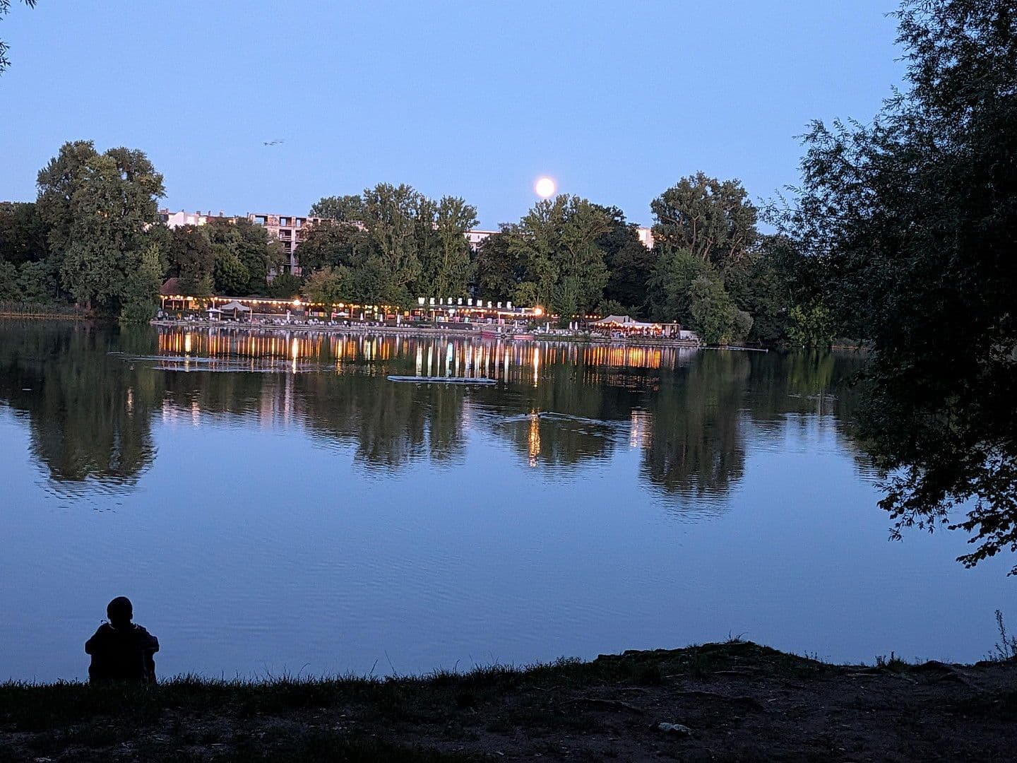 Predaj bytu 3-izbový 96 m², Berlin, Berlín Predaj bytu 3-izbový 96 m², Berlin, Berlín