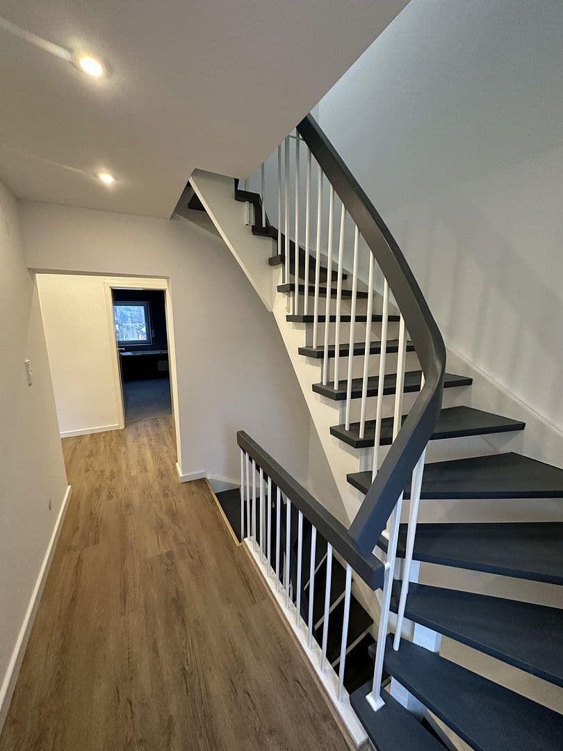 Predaj domu 140 m², pozemek 250 m², Zirndorfer Str. 9, Nürnberg, Bavorsko Predaj domu 140 m², pozemek 250 m², Zirndorfer Str. 9, Nürnberg, Bavorsko