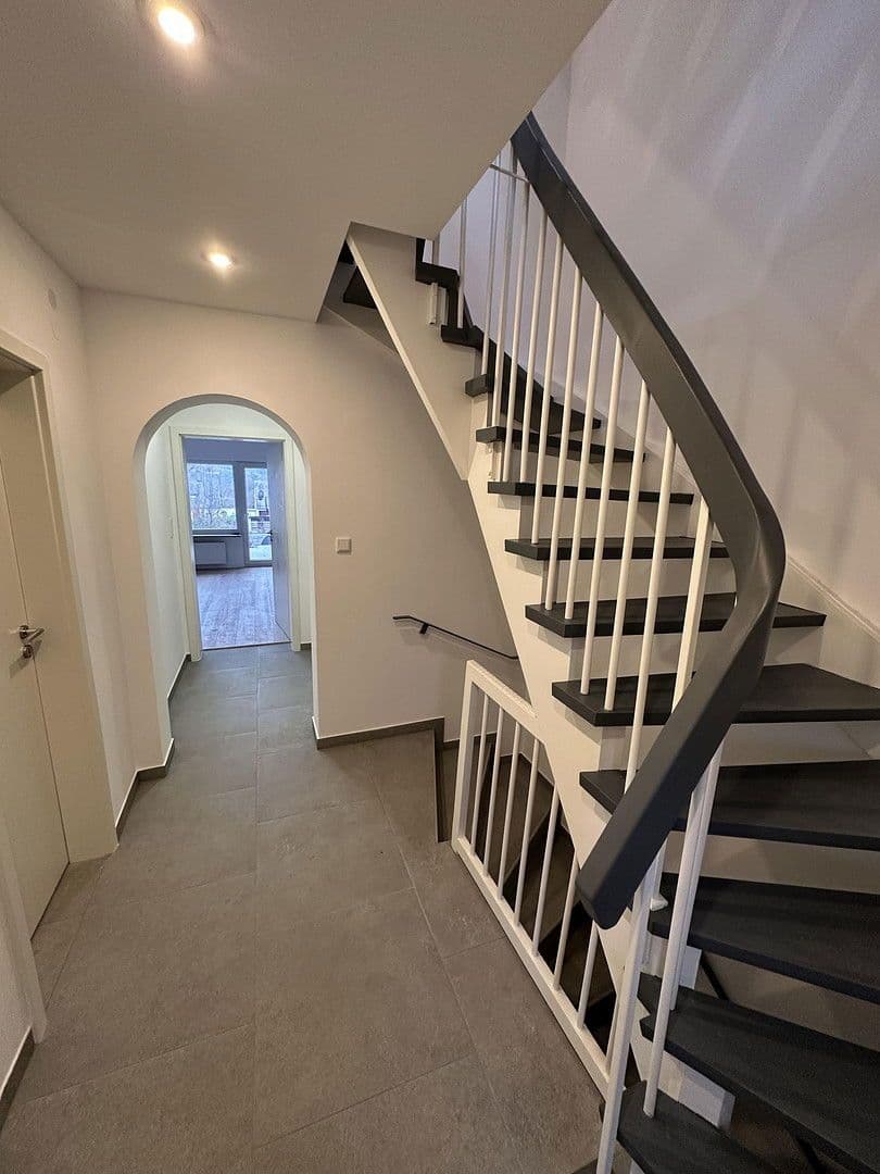 Predaj domu 140 m², pozemek 250 m², Zirndorfer Str. 9, Nürnberg, Bavorsko Predaj domu 140 m², pozemek 250 m², Zirndorfer Str. 9, Nürnberg, Bavorsko