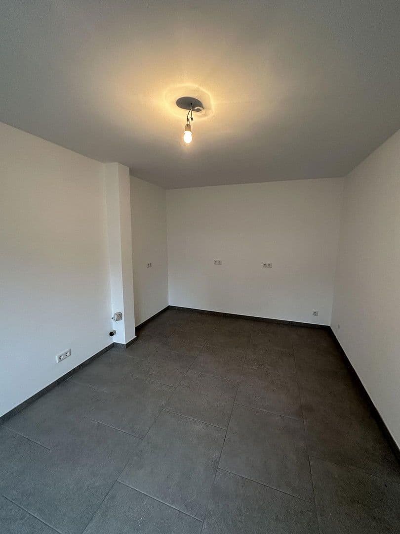 Predaj domu 140 m², pozemek 250 m², Zirndorfer Str. 9, Nürnberg, Bavorsko Predaj domu 140 m², pozemek 250 m², Zirndorfer Str. 9, Nürnberg, Bavorsko