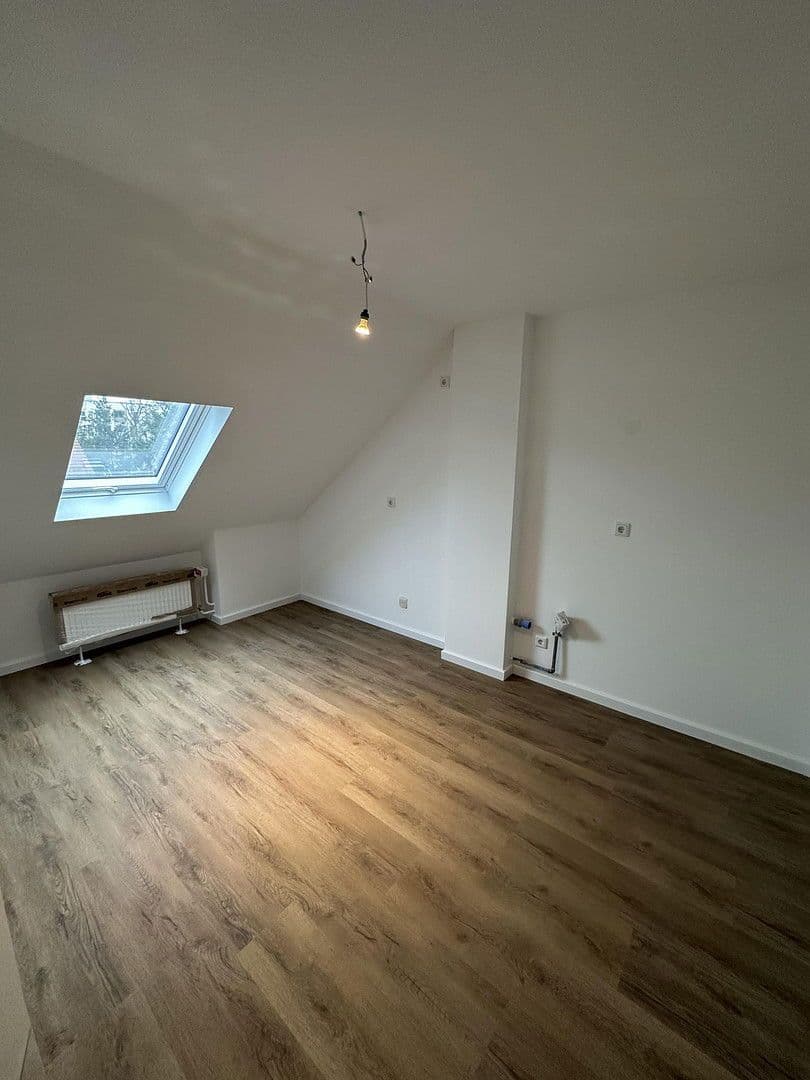 Predaj domu 140 m², pozemek 250 m², Zirndorfer Str. 9, Nürnberg, Bavorsko Predaj domu 140 m², pozemek 250 m², Zirndorfer Str. 9, Nürnberg, Bavorsko