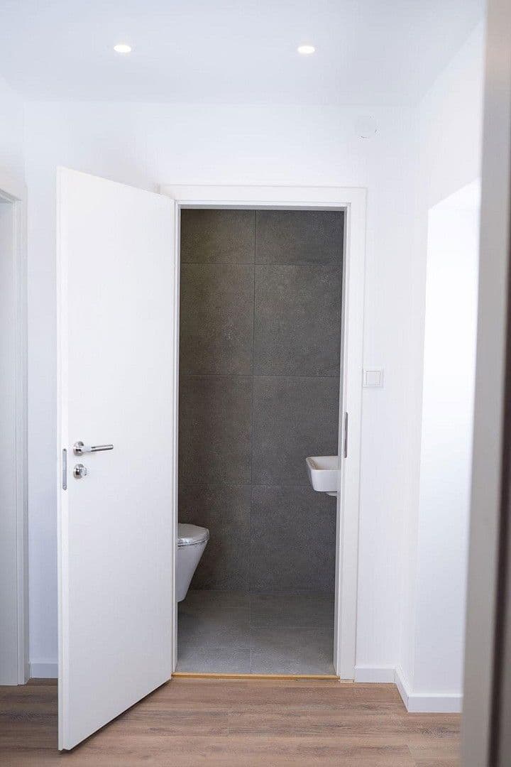 Predaj domu 140 m², pozemek 250 m², Zirndorfer Str. 9, Nürnberg, Bavorsko Predaj domu 140 m², pozemek 250 m², Zirndorfer Str. 9, Nürnberg, Bavorsko