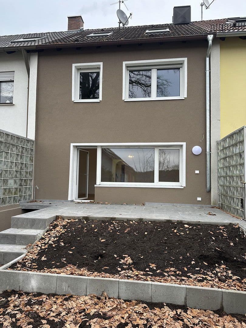 Predaj domu 140 m², pozemek 250 m², Zirndorfer Str. 9, Nürnberg, Bavorsko Predaj domu 140 m², pozemek 250 m², Zirndorfer Str. 9, Nürnberg, Bavorsko