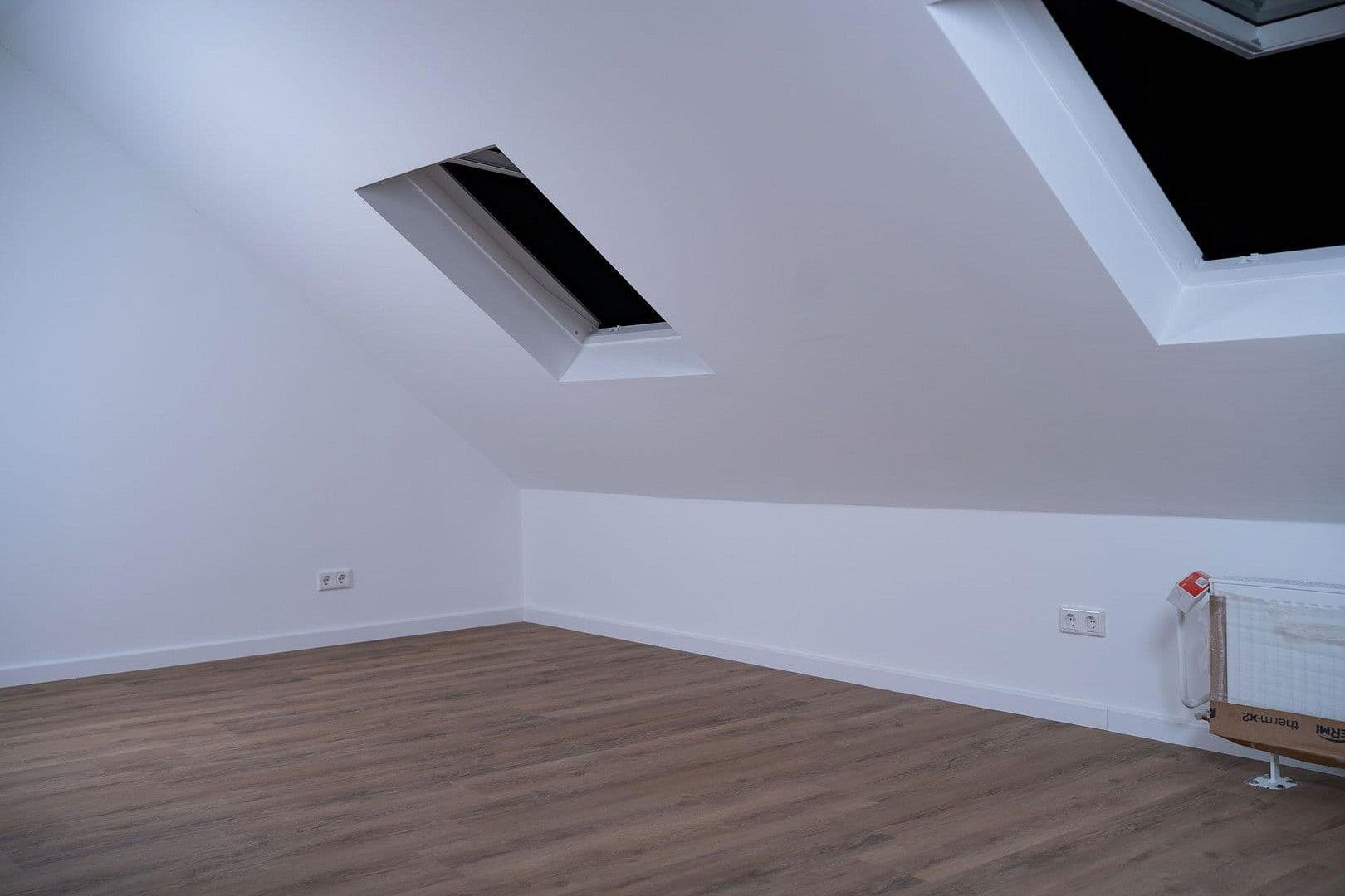 Predaj domu 140 m², pozemek 250 m², Zirndorfer Str. 9, Nürnberg, Bavorsko Predaj domu 140 m², pozemek 250 m², Zirndorfer Str. 9, Nürnberg, Bavorsko