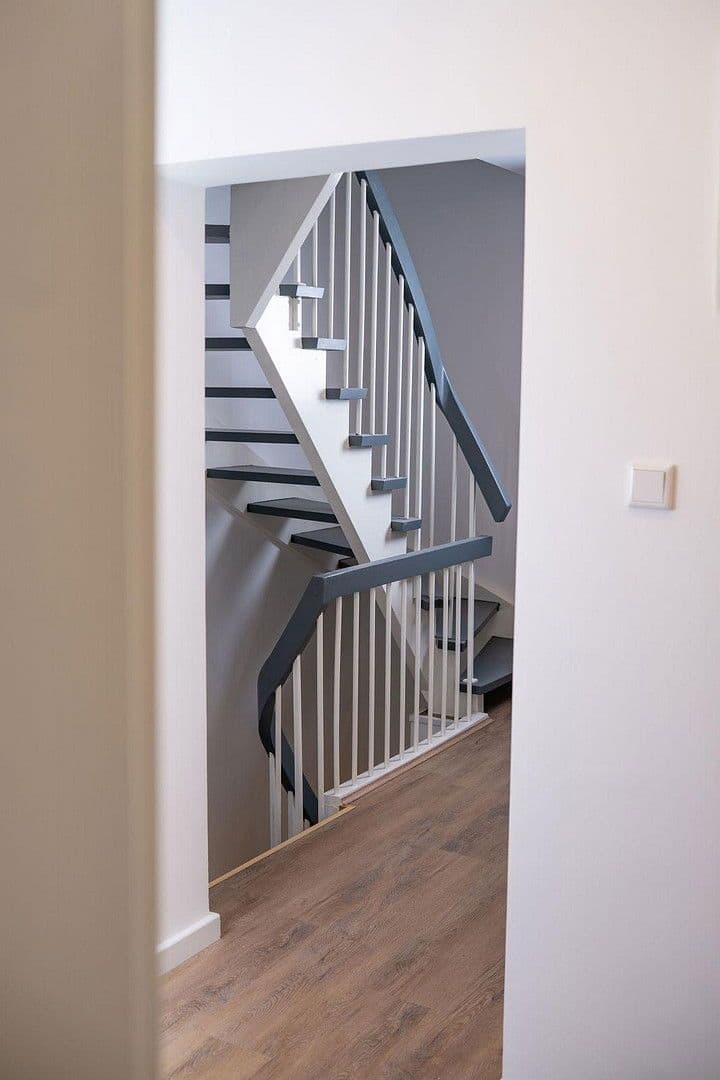 Predaj domu 140 m², pozemek 250 m², Zirndorfer Str. 9, Nürnberg, Bavorsko Predaj domu 140 m², pozemek 250 m², Zirndorfer Str. 9, Nürnberg, Bavorsko