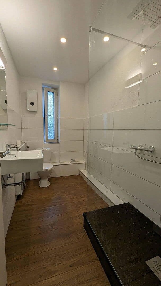 Prenájom bytu 3-izbový 60 m², Mülheim a.d., Severné Porýnie - Westfálsko Prenájom bytu 3-izbový 60 m², Mülheim a.d., Severné Porýnie - Westfálsko