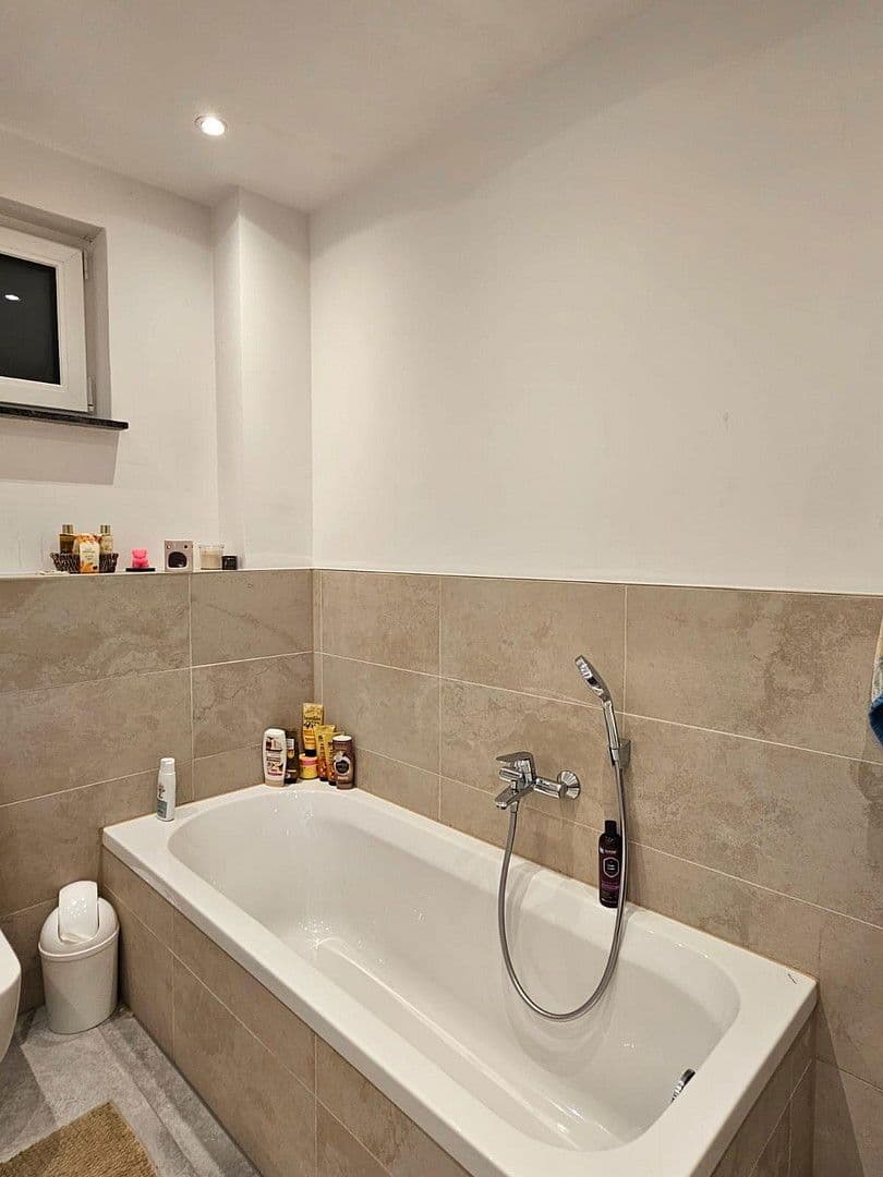 Prenájom bytu 3-izbový 82 m², Erlensee, Hesensko Prenájom bytu 3-izbový 82 m², Erlensee, Hesensko