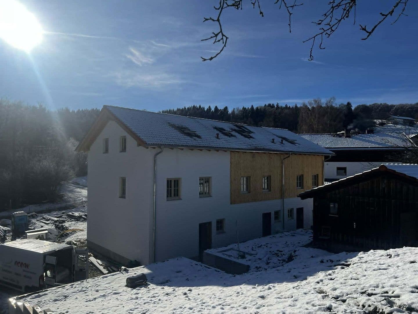 Predaj domu 117 m², pozemek 630 m², Achenmühle Gemeinde Rohrdorf, Bavorsko Predaj domu 117 m², pozemek 630 m², Achenmühle Gemeinde Rohrdorf, Bavorsko