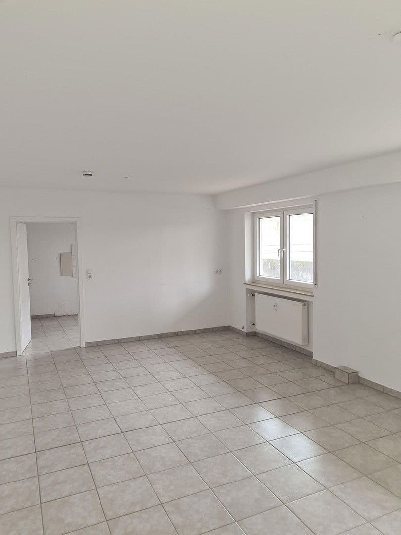 Prenájom bytu 3-izbový 110 m², Sinntal, Hesensko Prenájom bytu 3-izbový 110 m², Sinntal, Hesensko