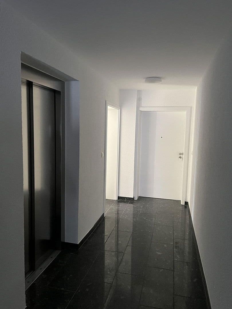 Prenájom bytu 2-izbový 58 m², Leinfelden-Echterdingen, Bádensko-Wurttembersko Prenájom bytu 2-izbový 58 m², Leinfelden-Echterdingen, Bádensko-Wurttembersko