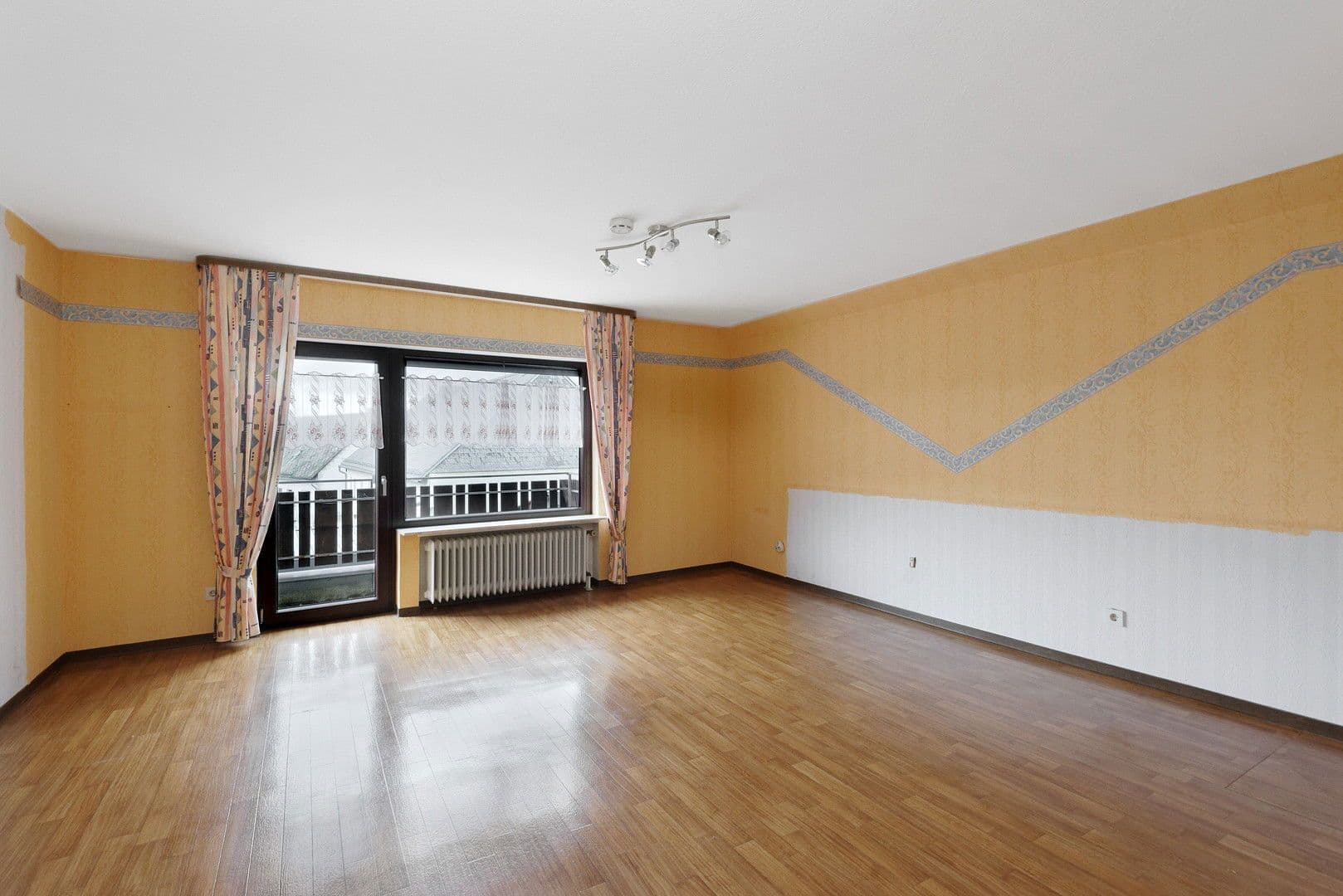 Predaj domu 187 m², pozemek 572 m², Laubach, Porýnie-Falcko Predaj domu 187 m², pozemek 572 m², Laubach, Porýnie-Falcko
