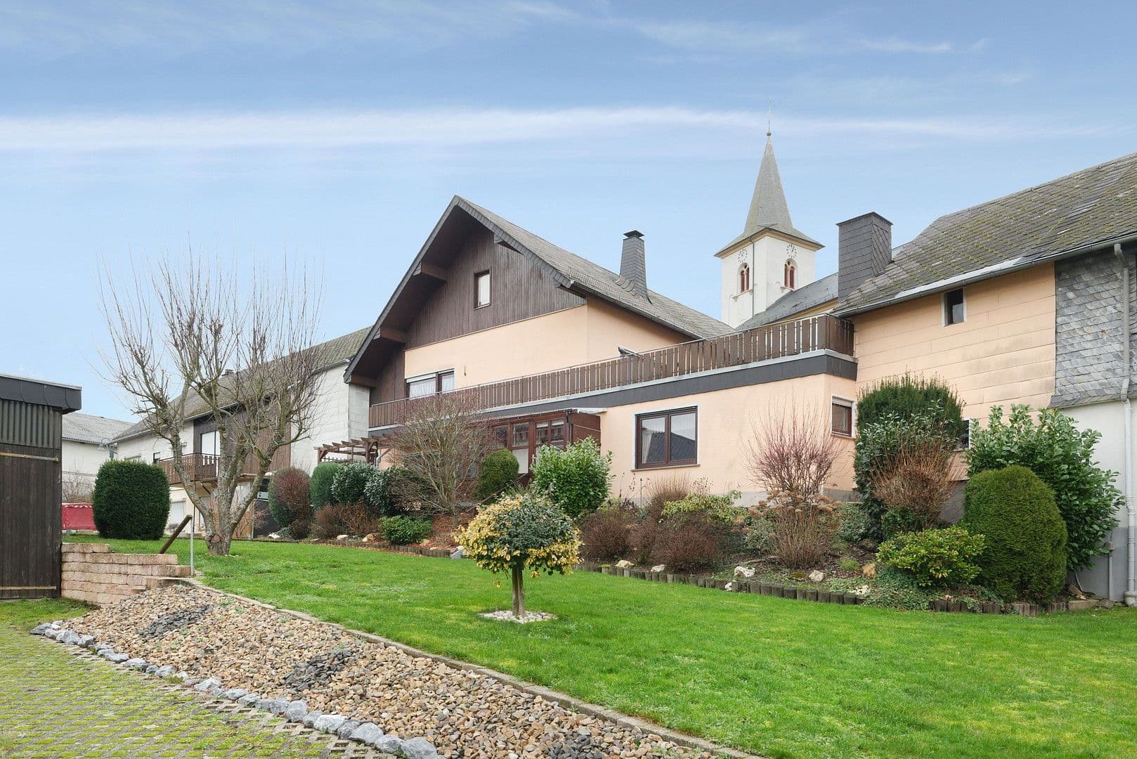 Predaj domu 187 m², pozemek 572 m², Laubach, Porýnie-Falcko Predaj domu 187 m², pozemek 572 m², Laubach, Porýnie-Falcko