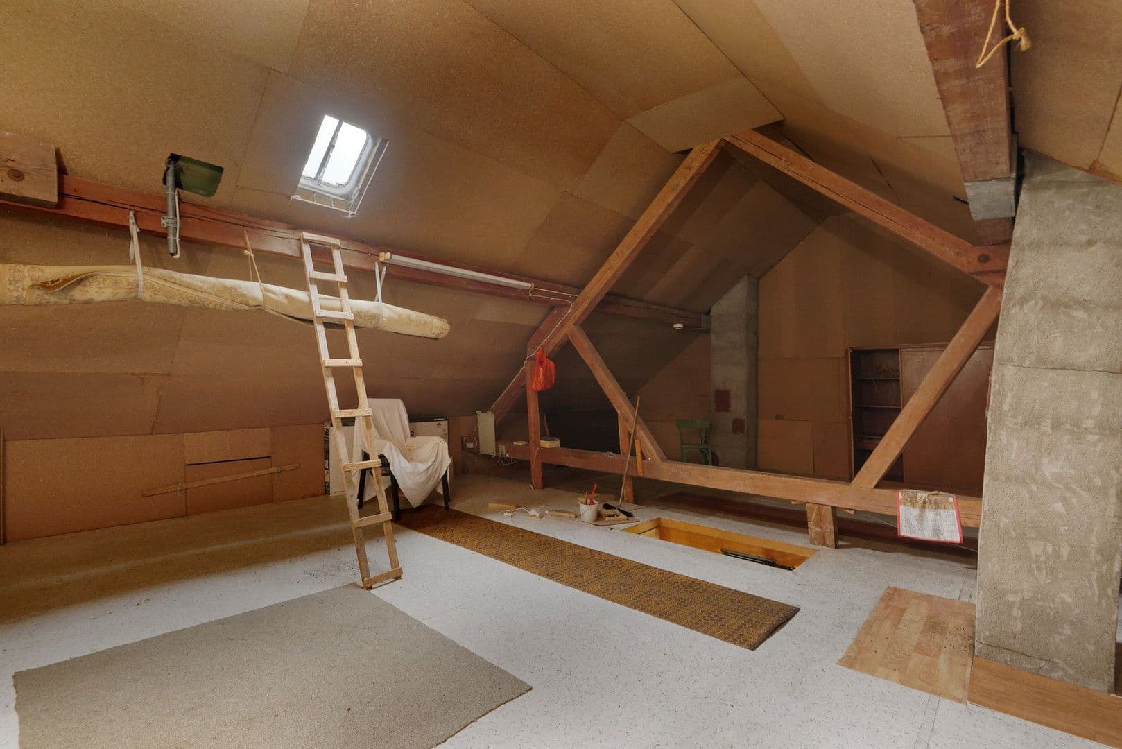 Predaj domu 187 m², pozemek 572 m², Laubach, Porýnie-Falcko Predaj domu 187 m², pozemek 572 m², Laubach, Porýnie-Falcko