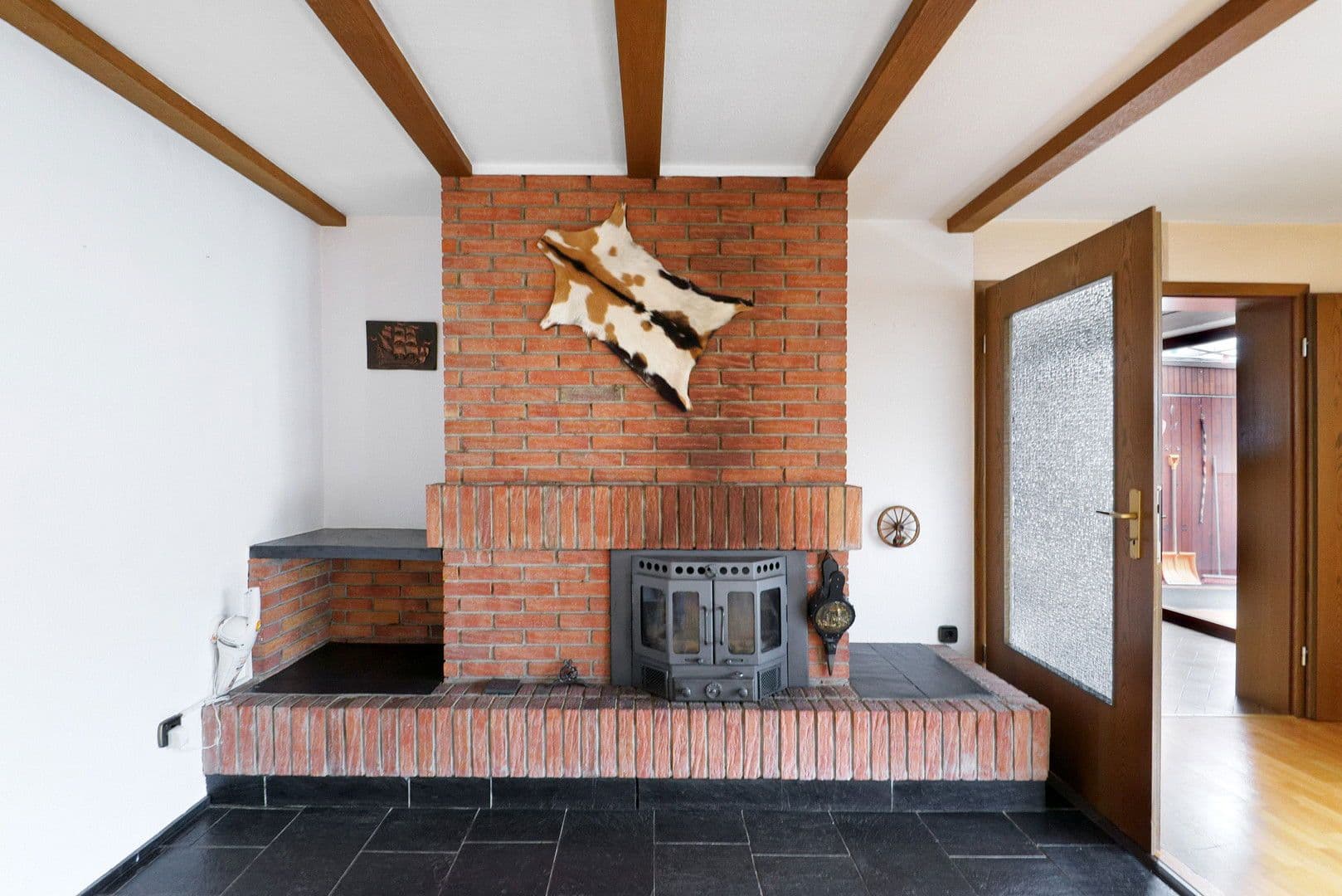 Predaj domu 187 m², pozemek 572 m², Laubach, Porýnie-Falcko Predaj domu 187 m², pozemek 572 m², Laubach, Porýnie-Falcko