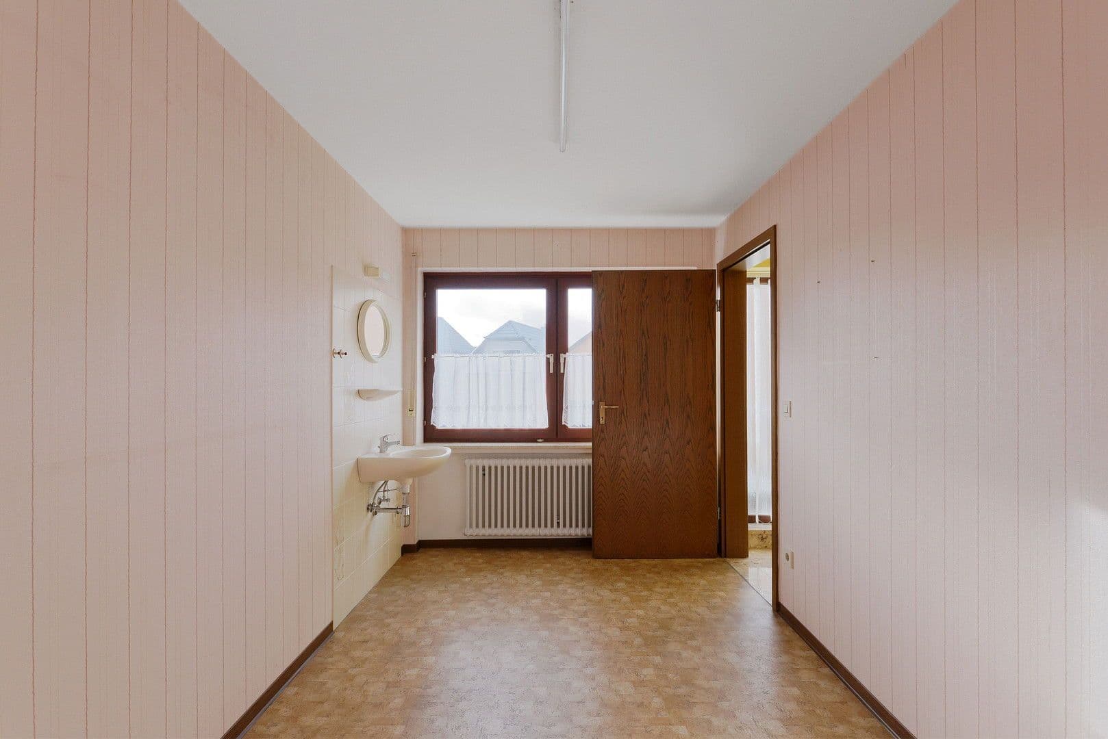 Predaj domu 187 m², pozemek 572 m², Laubach, Porýnie-Falcko Predaj domu 187 m², pozemek 572 m², Laubach, Porýnie-Falcko