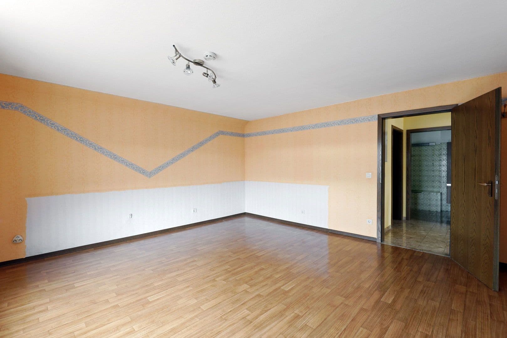 Predaj domu 187 m², pozemek 572 m², Laubach, Porýnie-Falcko Predaj domu 187 m², pozemek 572 m², Laubach, Porýnie-Falcko