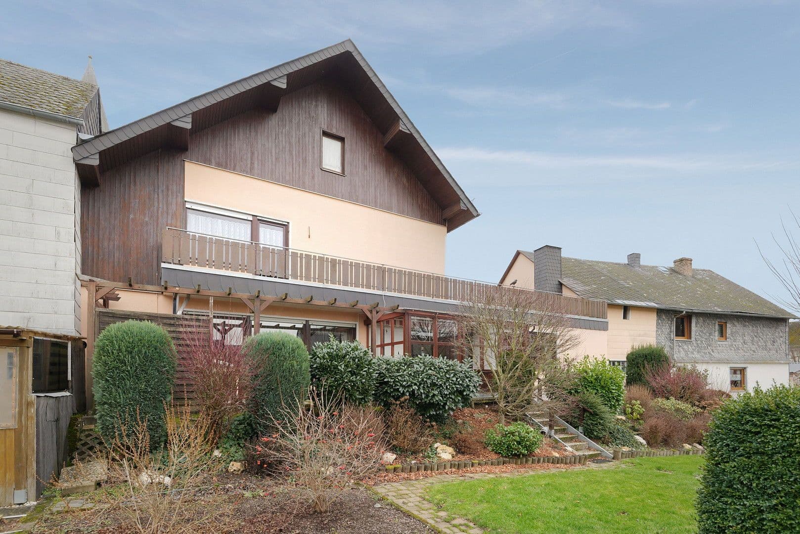 Predaj domu 187 m², pozemek 572 m², Laubach, Porýnie-Falcko Predaj domu 187 m², pozemek 572 m², Laubach, Porýnie-Falcko