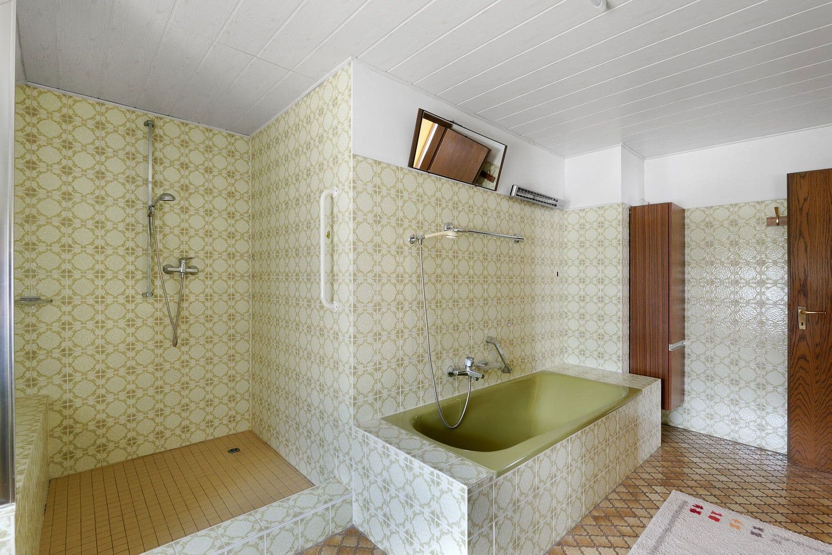 Predaj domu 187 m², pozemek 572 m², Laubach, Porýnie-Falcko Predaj domu 187 m², pozemek 572 m², Laubach, Porýnie-Falcko