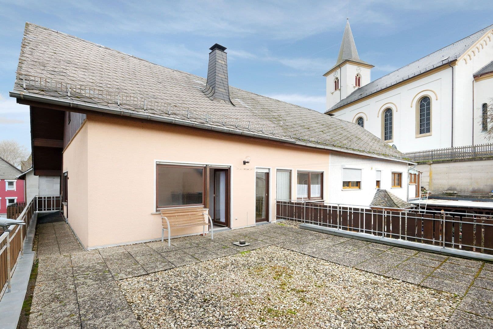 Predaj domu 187 m², pozemek 572 m², Laubach, Porýnie-Falcko Predaj domu 187 m², pozemek 572 m², Laubach, Porýnie-Falcko