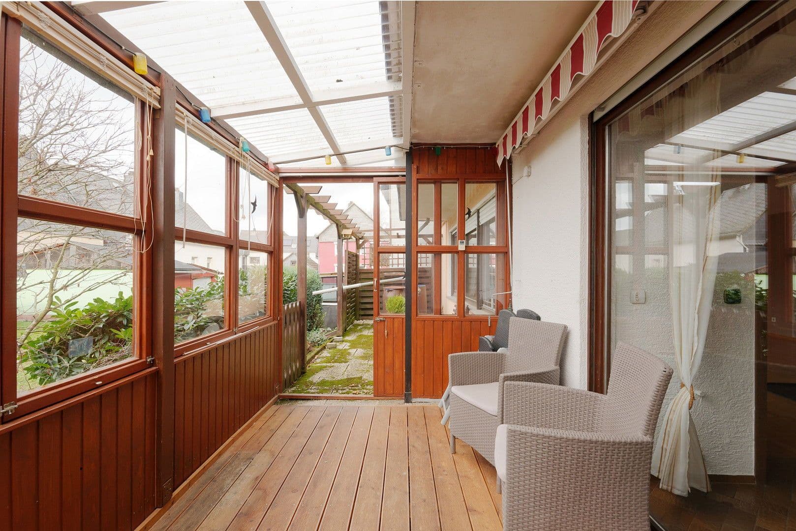 Predaj domu 187 m², pozemek 572 m², Laubach, Porýnie-Falcko Predaj domu 187 m², pozemek 572 m², Laubach, Porýnie-Falcko