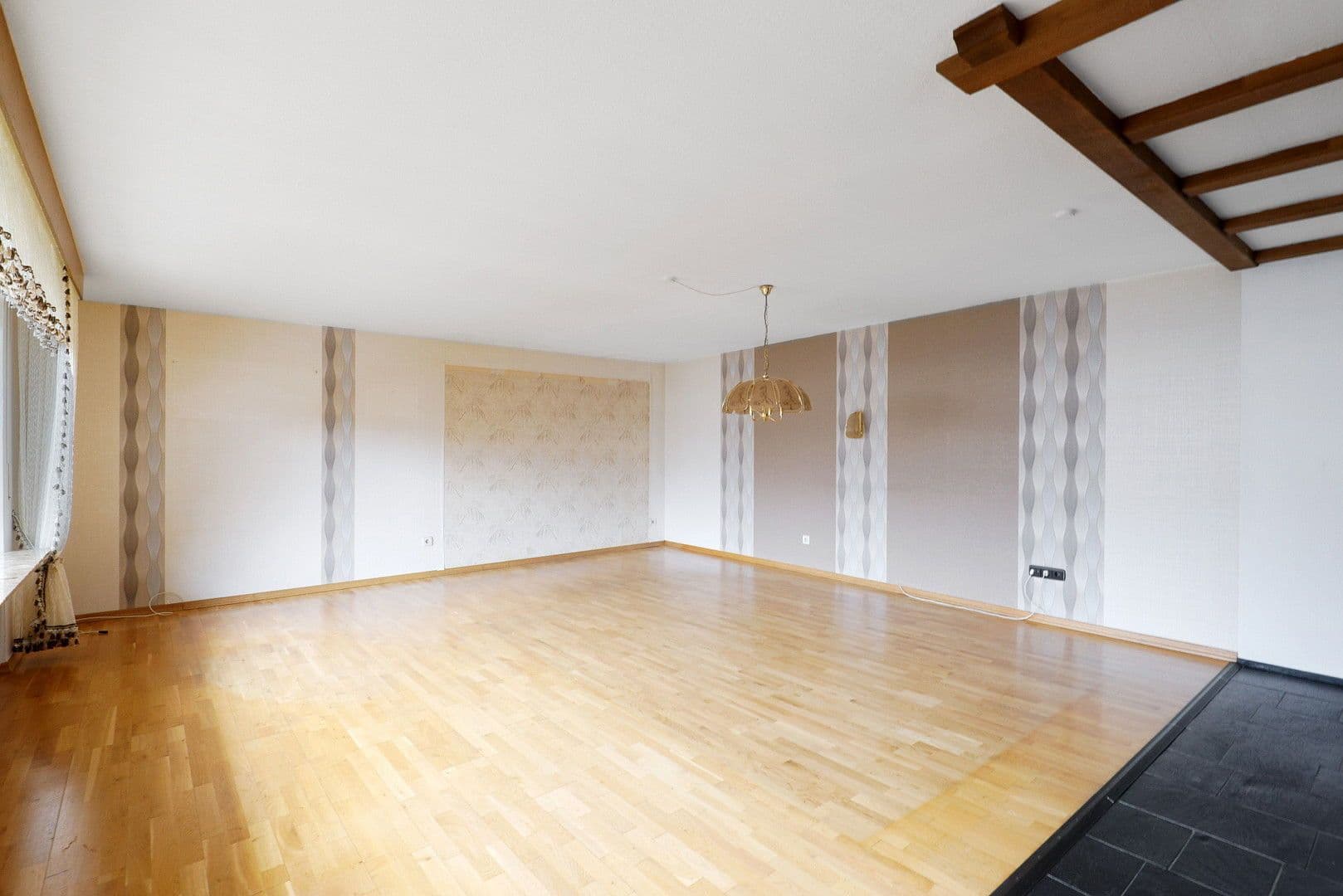 Predaj domu 187 m², pozemek 572 m², Laubach, Porýnie-Falcko Predaj domu 187 m², pozemek 572 m², Laubach, Porýnie-Falcko
