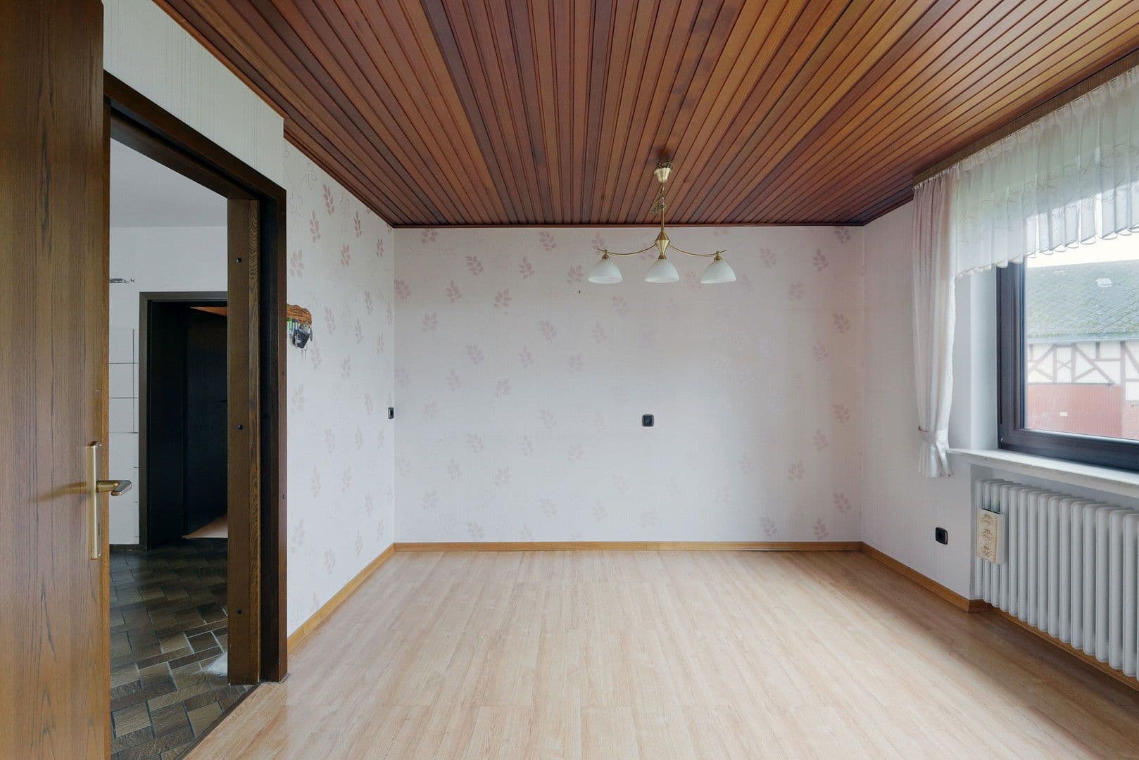 Predaj domu 187 m², pozemek 572 m², Laubach, Porýnie-Falcko Predaj domu 187 m², pozemek 572 m², Laubach, Porýnie-Falcko