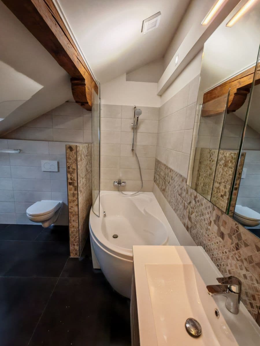 Prenájom bytu 3-izbový 126 m², Navrátilova, Praha, Praha Prenájom bytu 3-izbový 126 m², Navrátilova, Praha, Praha