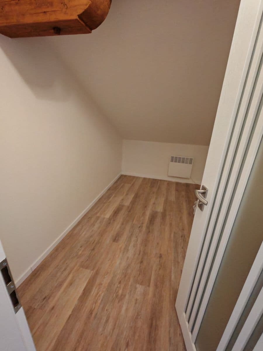 Prenájom bytu 3-izbový 126 m², Navrátilova, Praha, Praha Prenájom bytu 3-izbový 126 m², Navrátilova, Praha, Praha