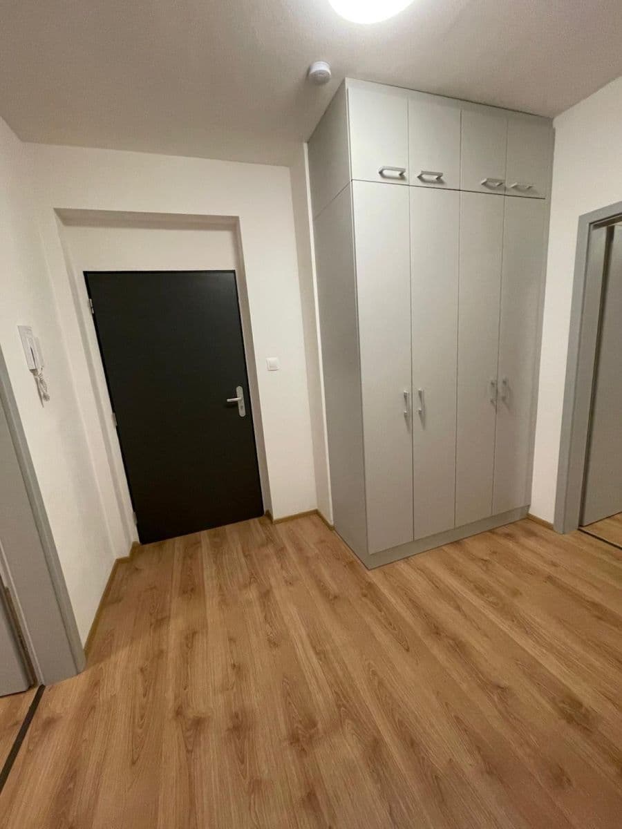 Prenájom bytu 2-izbový 61 m², U Pondu, Heřmanova Huť, Plzeňský kraj Prenájom bytu 2-izbový 61 m², U Pondu, Heřmanova Huť, Plzeňský kraj